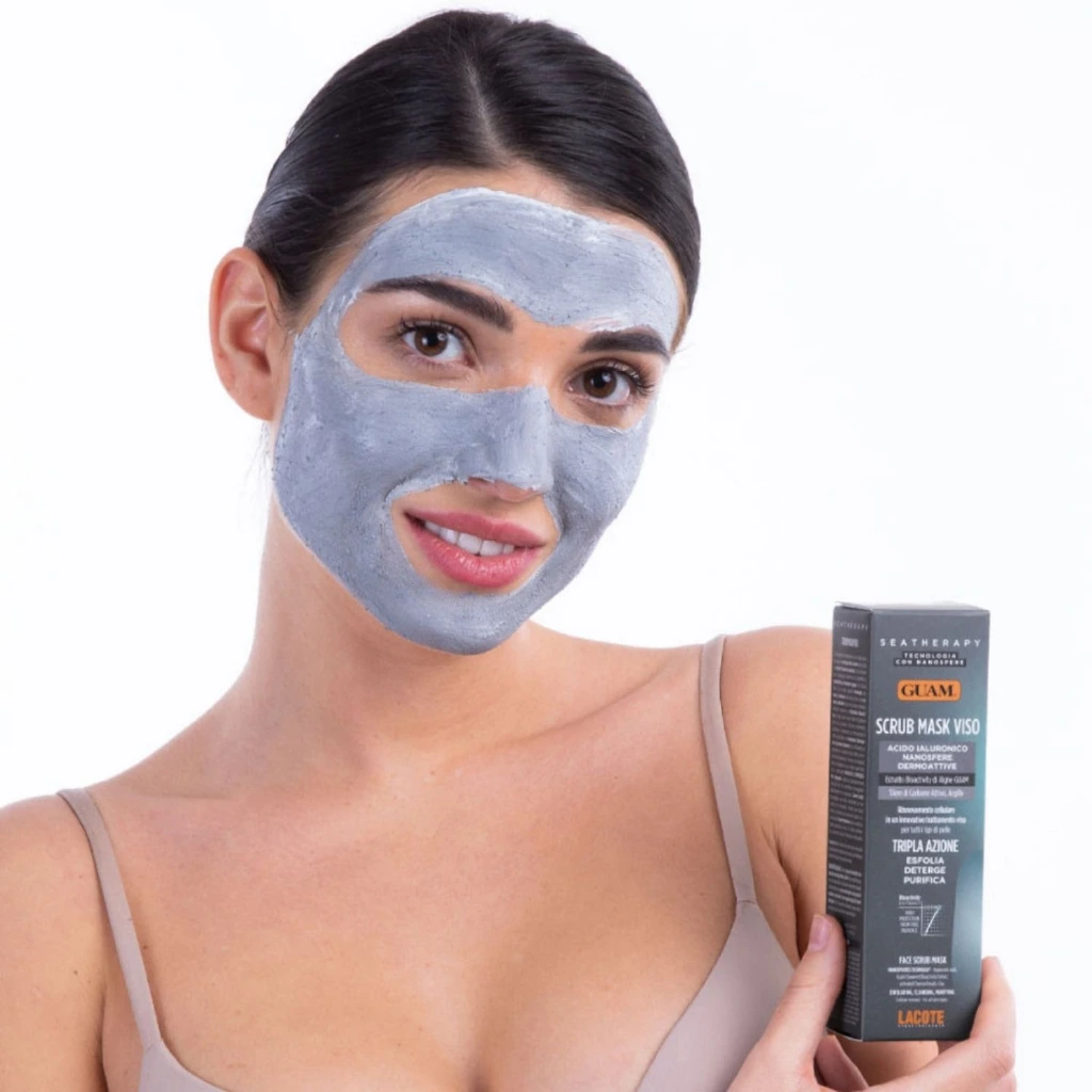 GUAM SEATHERAPY 3in1 Hyaluron Detox Peeling Maske 75 ml 1220 Anwendung.webp